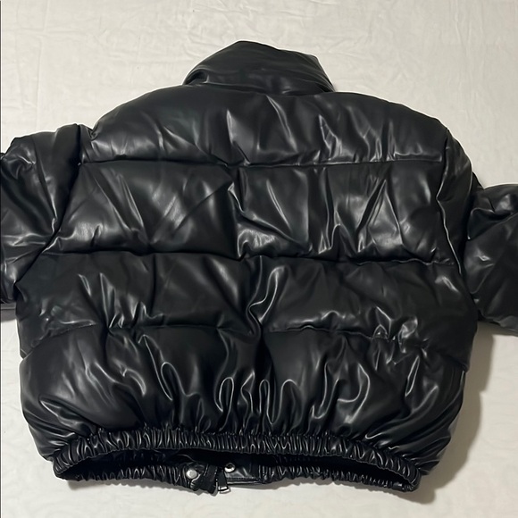 Alo Yoga Black Puffer Jacket for sale $120 or best offer. - Picture 4 of 6